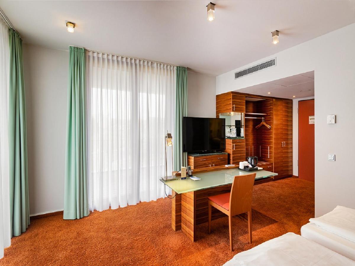 Schlosshotel Hellenstein 하이덴하임안데어브렌츠 외부 사진