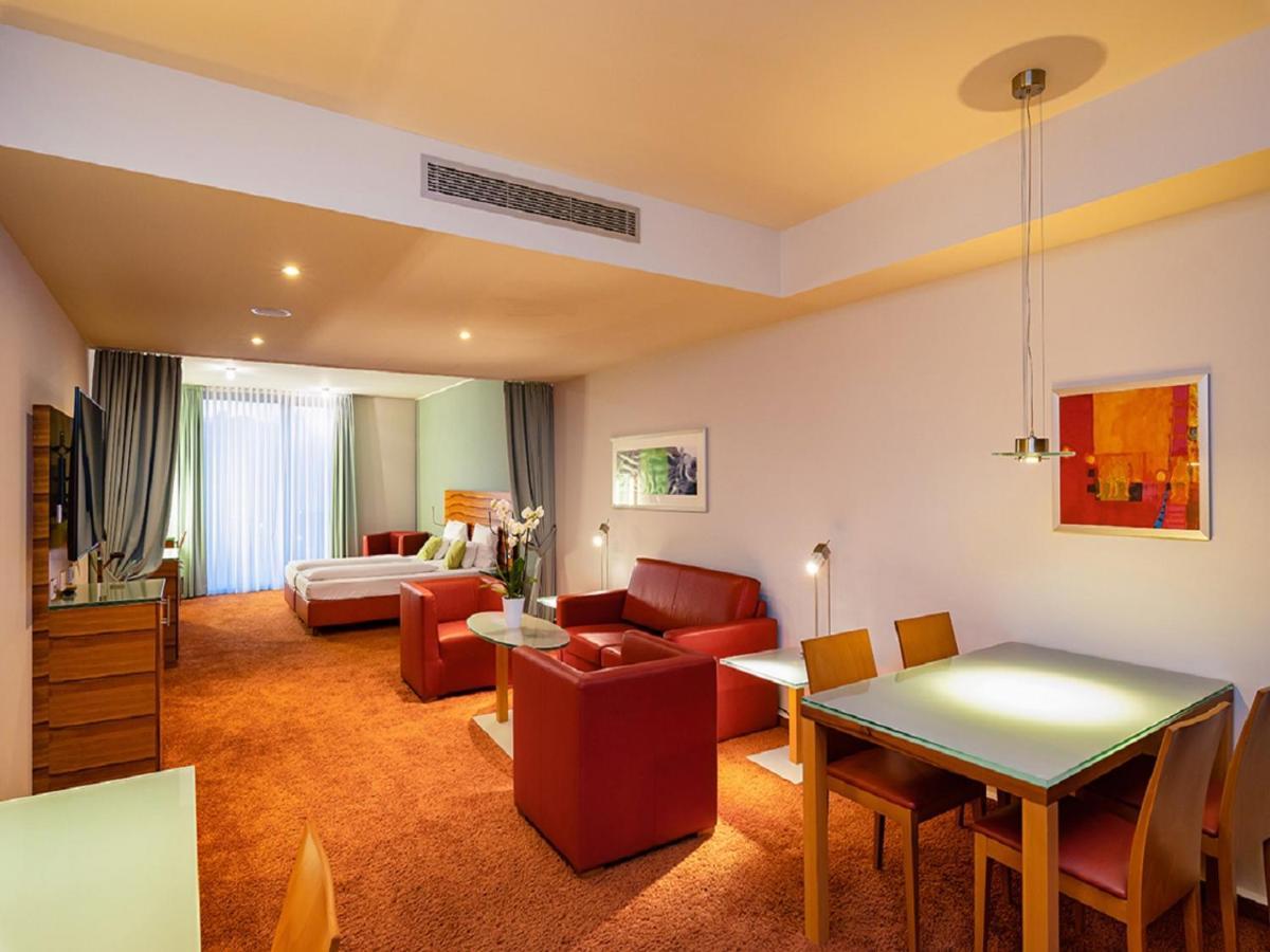 Schlosshotel Hellenstein 하이덴하임안데어브렌츠 외부 사진