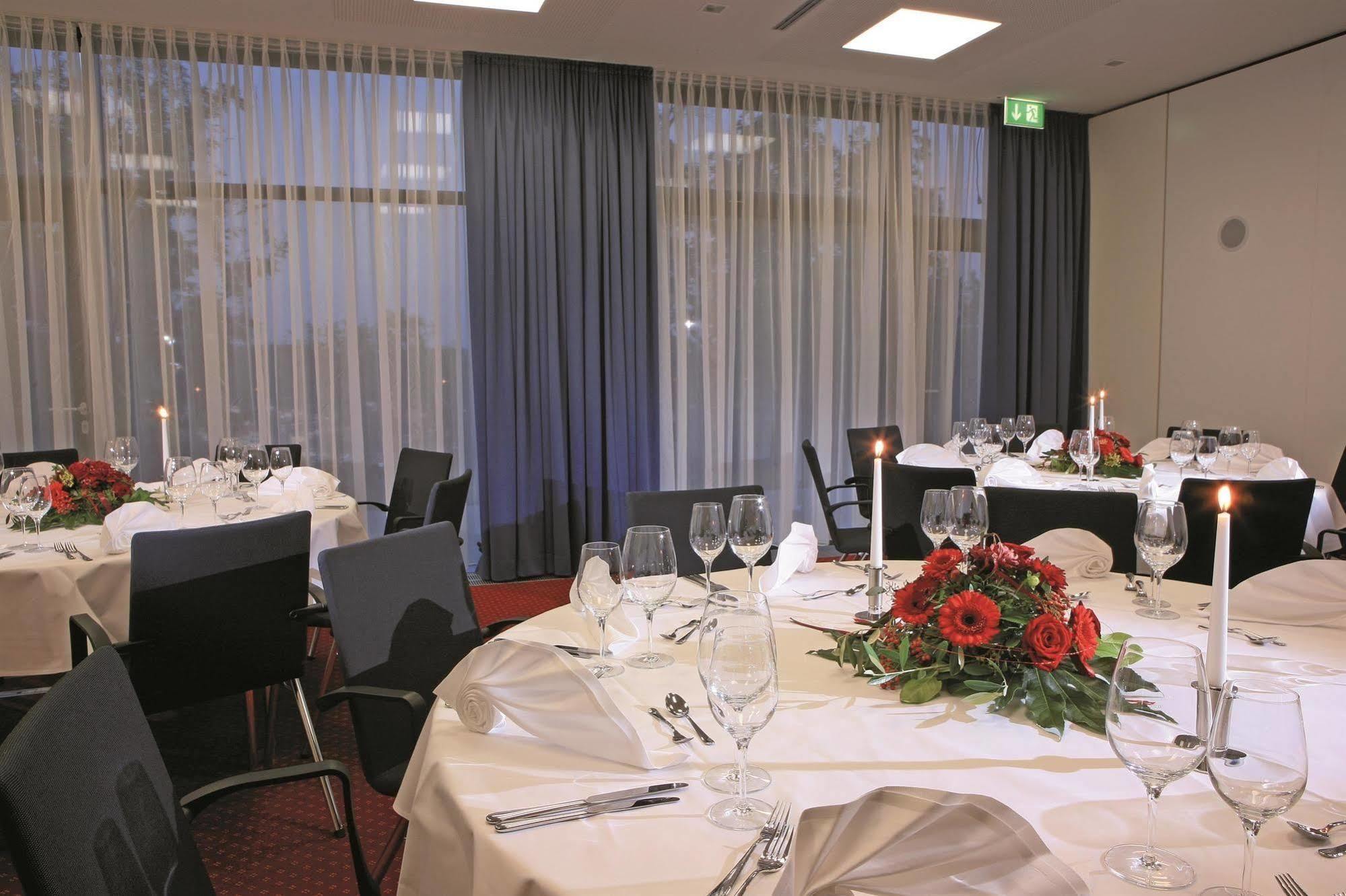 Schlosshotel Hellenstein 하이덴하임안데어브렌츠 레스토랑 사진